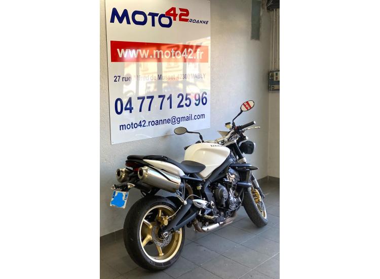 TRIUMPH STREET TRIPLE 675 R