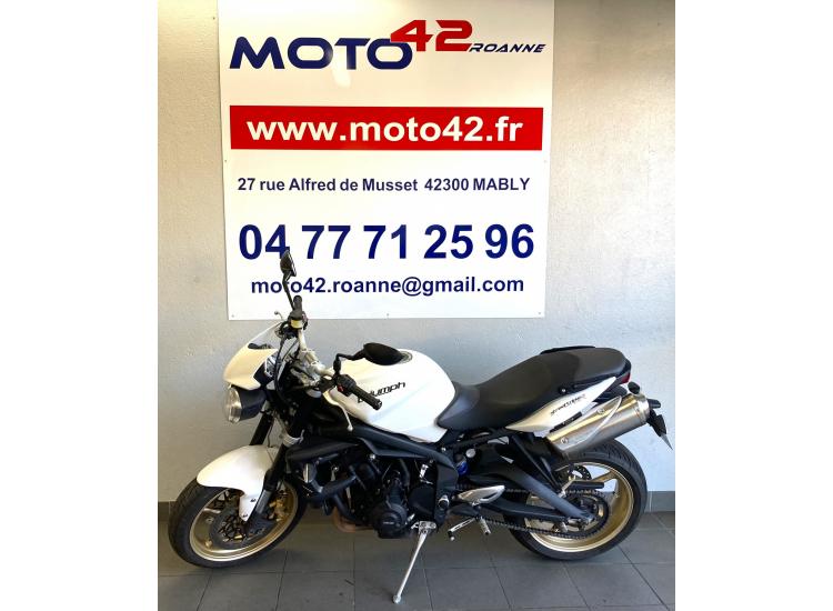 TRIUMPH STREET TRIPLE 675 R